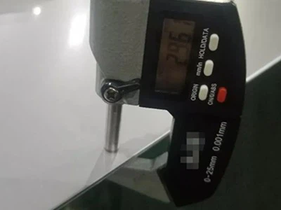 ما مدى سماكة صفائح الفولاذ المقاوم للصدأ المتوفرة؟